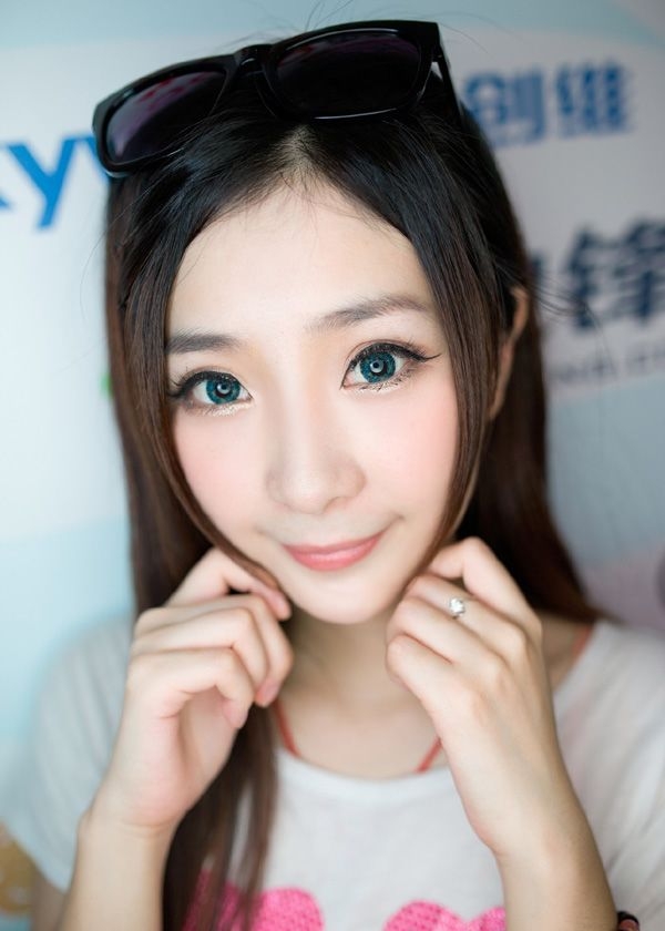 谁能百里挑一沈思豪资料   她是很多男生心中的宅男女神